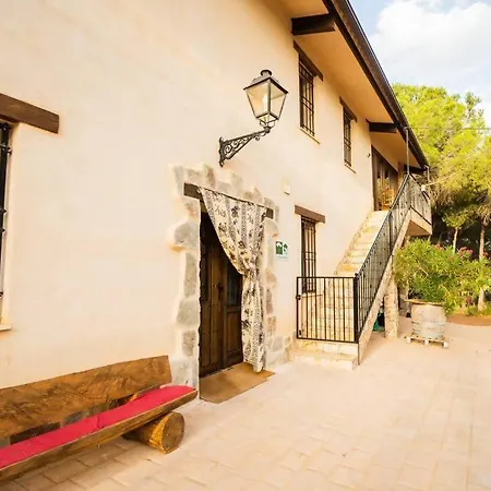 En Bodega La De Vitis Casas de Santa Cruz
